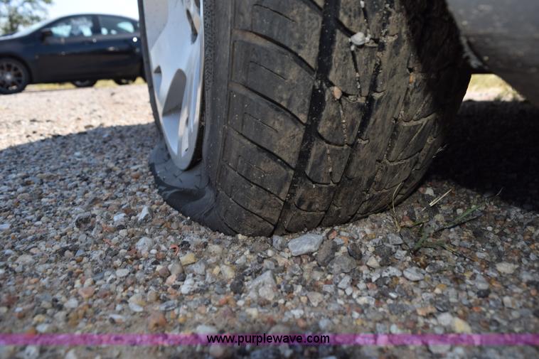 image for item L5890 2006 Dodge Magnum SE