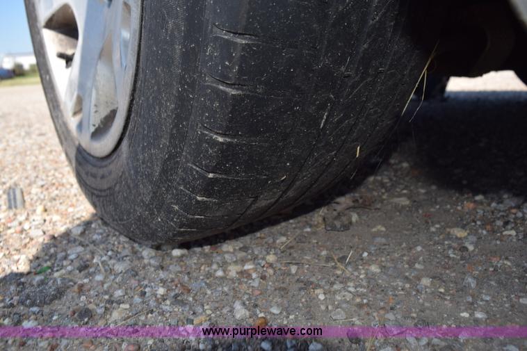 image for item L5890 2006 Dodge Magnum SE