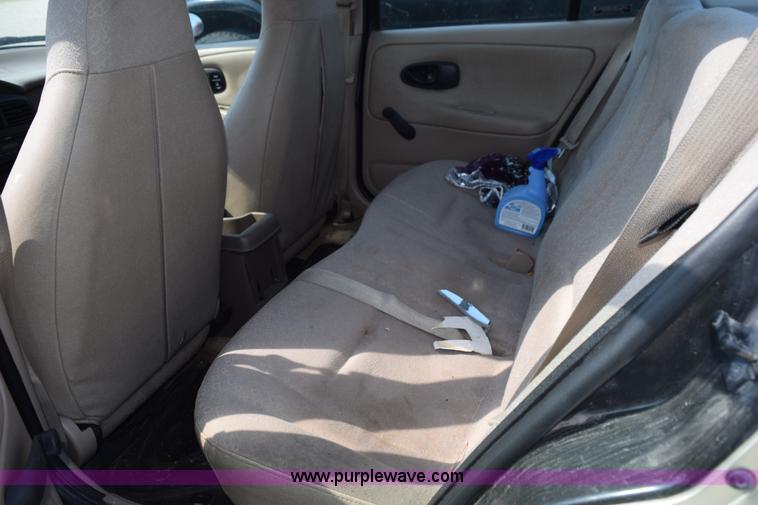 image for item L5893 2002 Saturn SL SL1