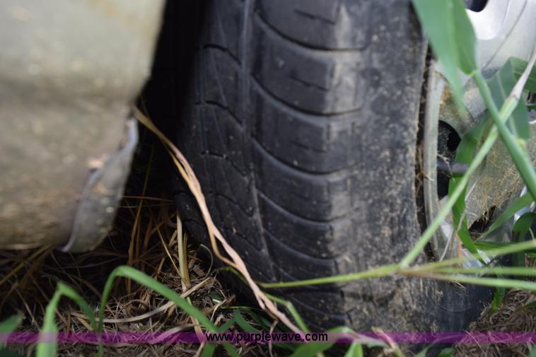 image for item L5893 2002 Saturn SL SL1