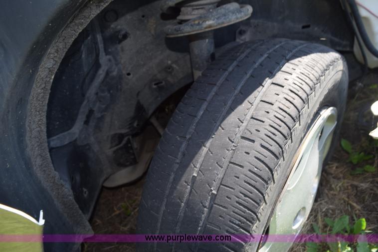 image for item L5893 2002 Saturn SL SL1