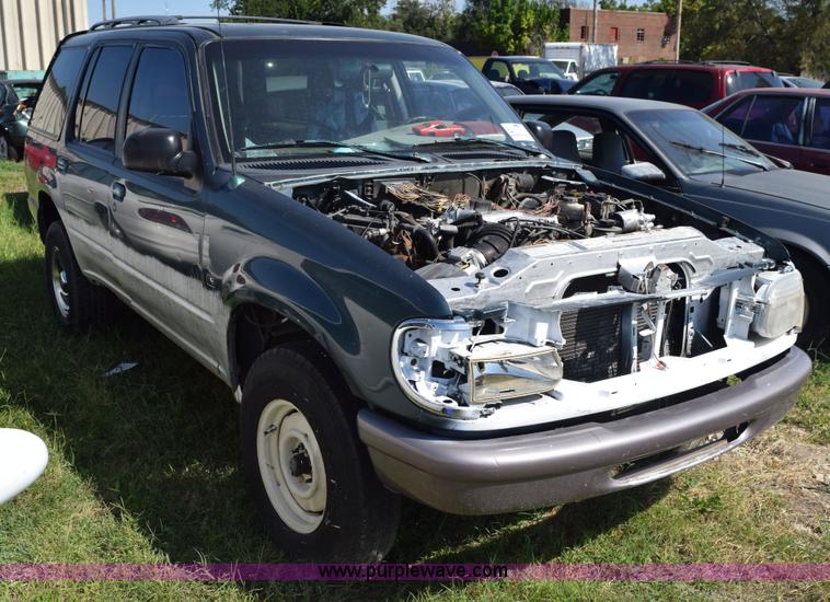 image for item L5894 1997 Mercury Mountaineer SUV