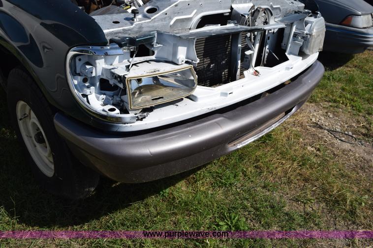 image for item L5894 1997 Mercury Mountaineer SUV