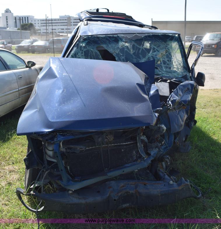 image for item L5895 2002 Chevrolet Trailblazer LS SUV