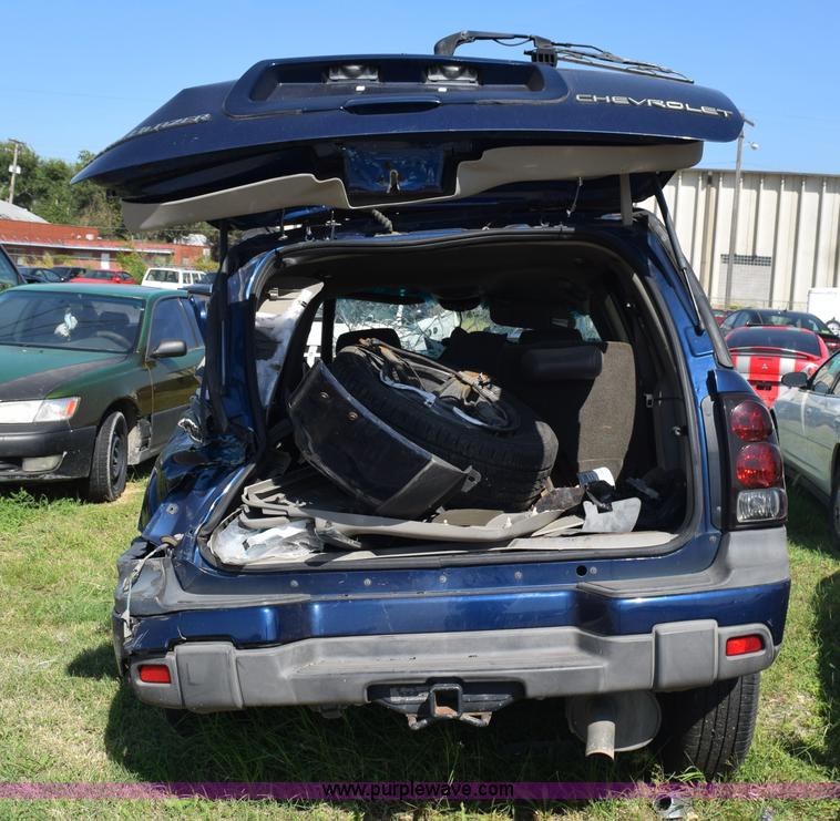 image for item L5895 2002 Chevrolet Trailblazer LS SUV