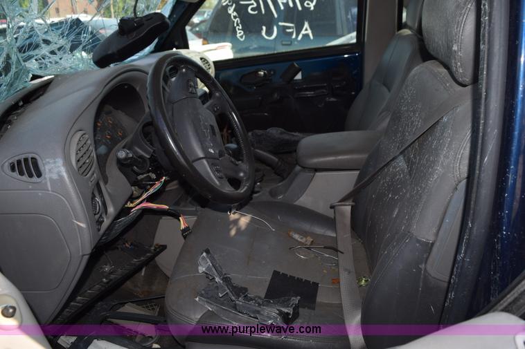 image for item L5895 2002 Chevrolet Trailblazer LS SUV