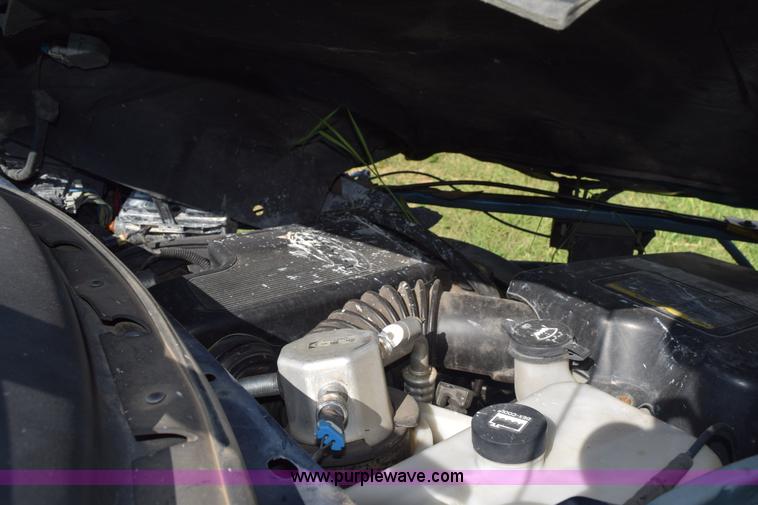 image for item L5895 2002 Chevrolet Trailblazer LS SUV