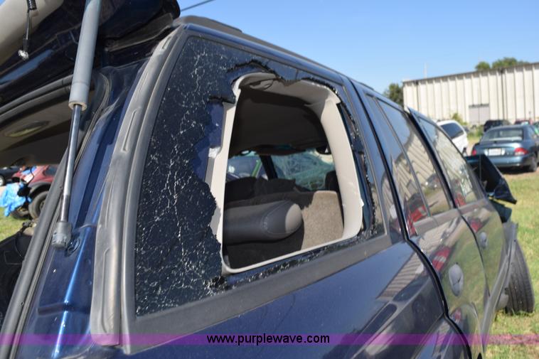 image for item L5895 2002 Chevrolet Trailblazer LS SUV