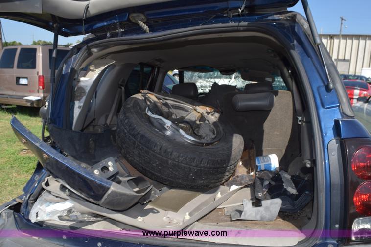 image for item L5895 2002 Chevrolet Trailblazer LS SUV