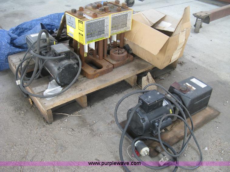 image for item BR9545 Assorted items