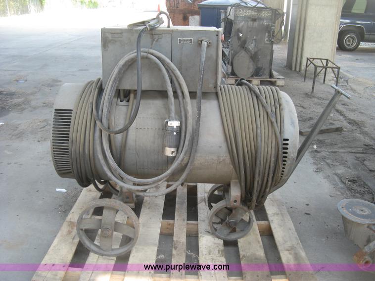 image for item BR9561 Lincoln SAE-300 welder