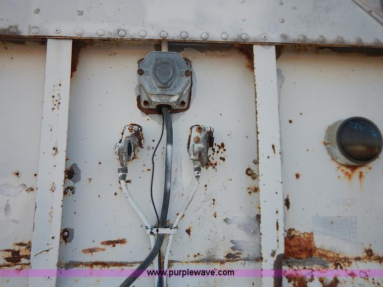 image for item J8143 1984 Trailmobile dry van trailer