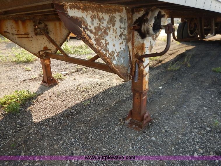 image for item J8143 1984 Trailmobile dry van trailer