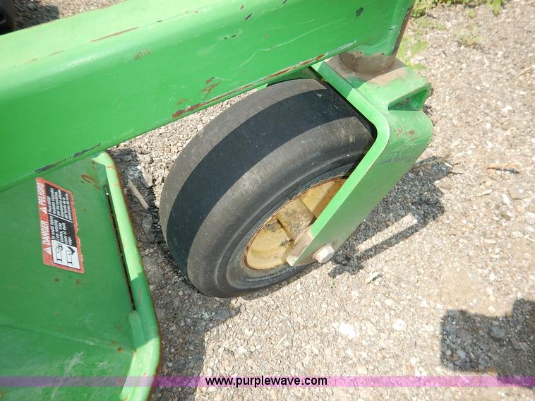 image for item J8144 2005 John Deere F1435 Series II ZTR lawn mower