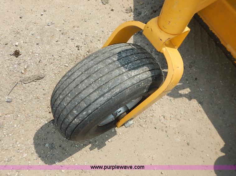 image for item J8147 2006 Excel Hustler Super Z ZTR lawn mower