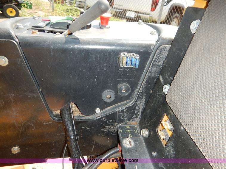 image for item J8147 2006 Excel Hustler Super Z ZTR lawn mower