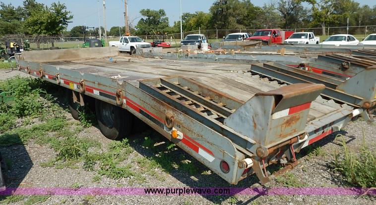 image for item J8151 2002 Interstate 20DTA equipment trailer