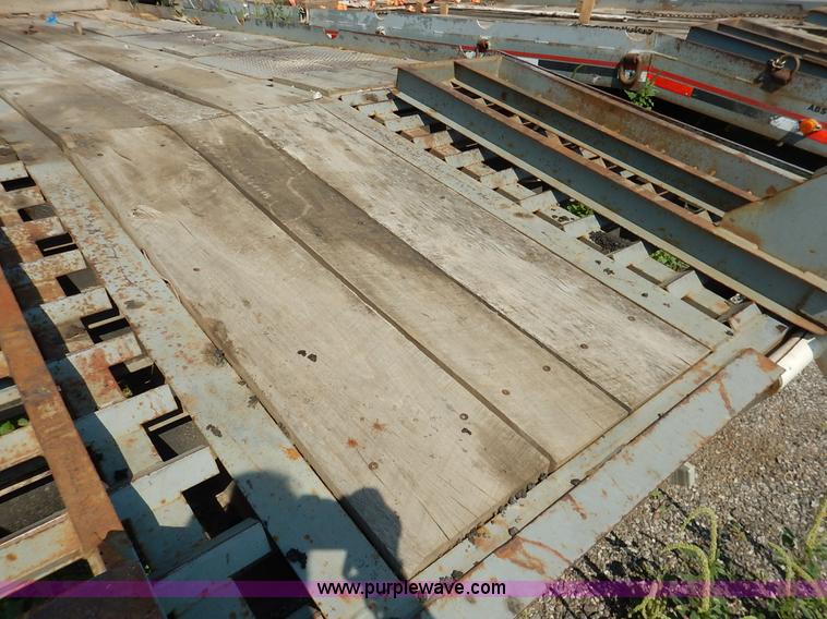 image for item J8151 2002 Interstate 20DTA equipment trailer