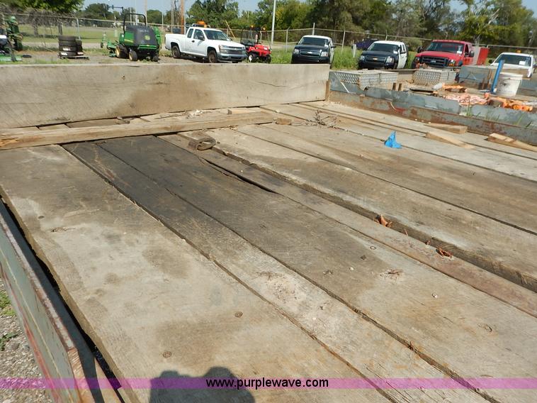 image for item J8151 2002 Interstate 20DTA equipment trailer