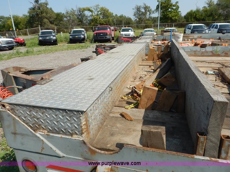 image for item J8151 2002 Interstate 20DTA equipment trailer