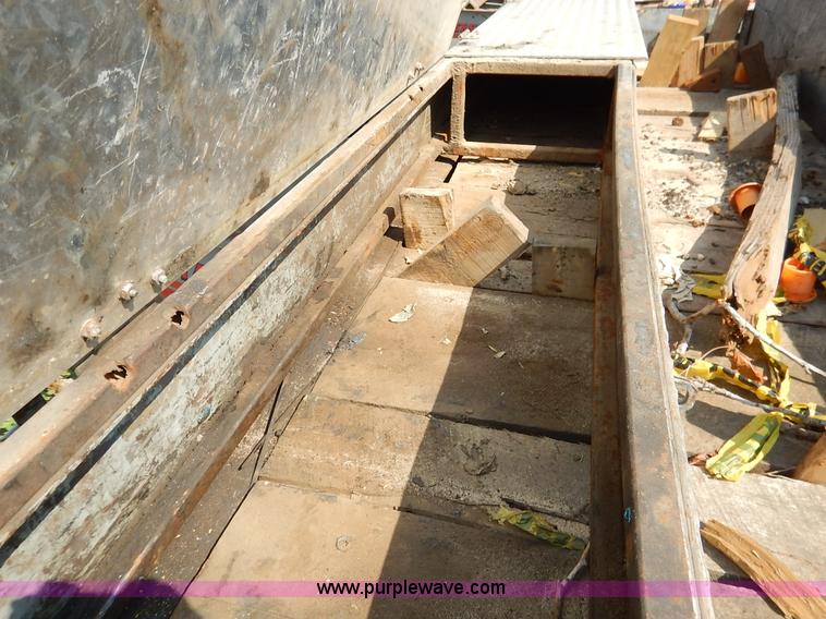 image for item J8151 2002 Interstate 20DTA equipment trailer