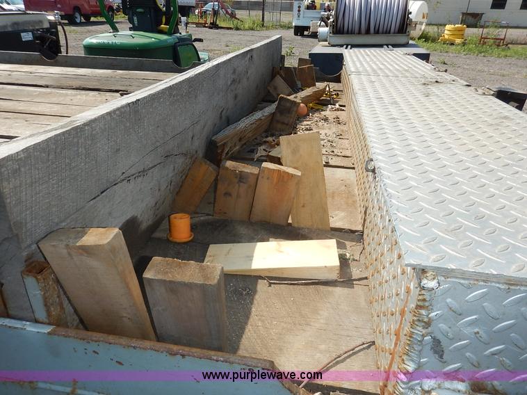 image for item J8151 2002 Interstate 20DTA equipment trailer