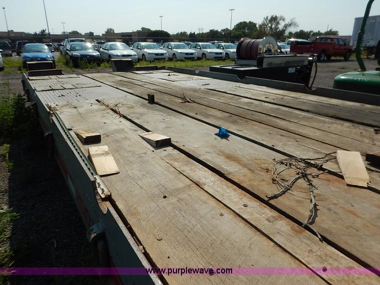 image for item J8151 2002 Interstate 20DTA equipment trailer