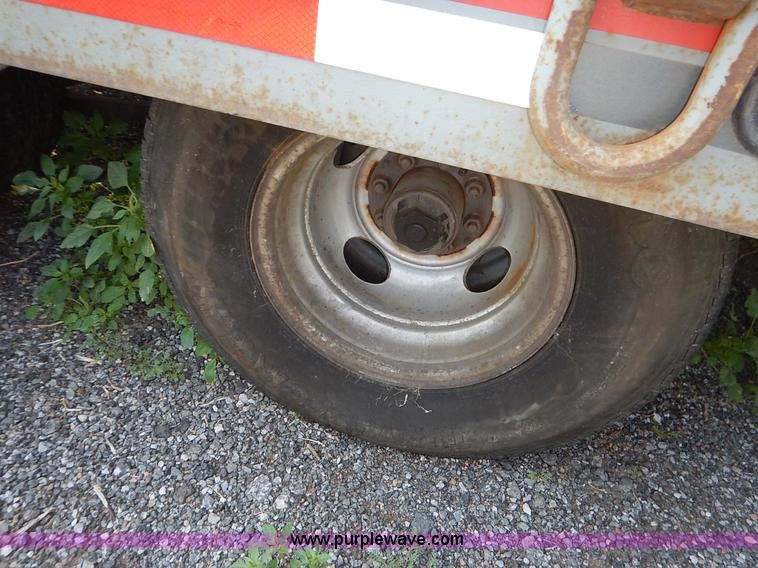 image for item J8151 2002 Interstate 20DTA equipment trailer