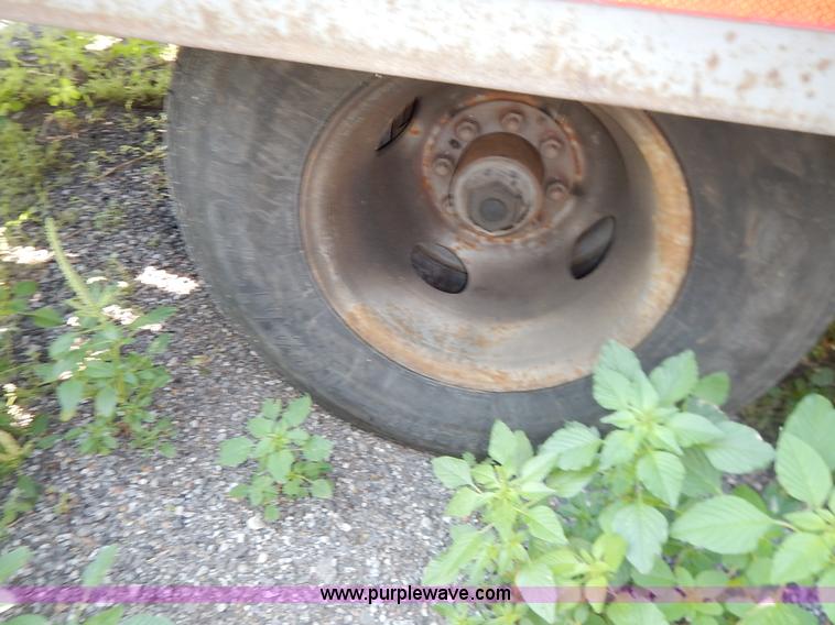 image for item J8151 2002 Interstate 20DTA equipment trailer