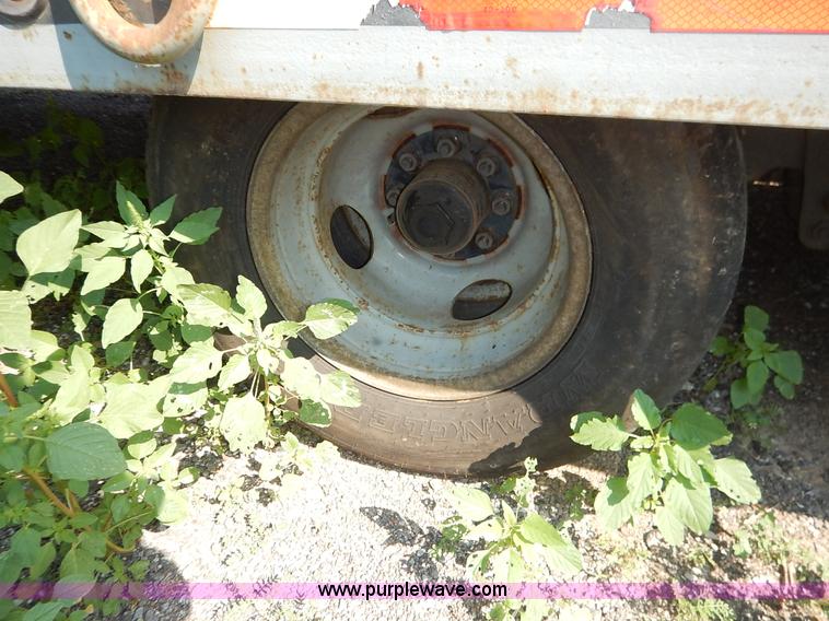 image for item J8152 2002 Interstate 20DTA equipment trailer