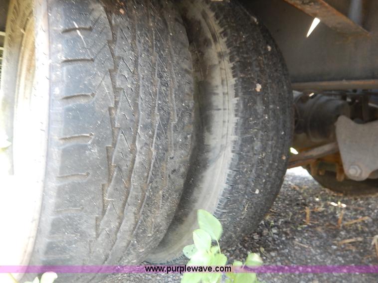 image for item J8152 2002 Interstate 20DTA equipment trailer