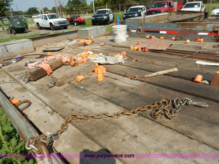 image for item J8152 2002 Interstate 20DTA equipment trailer