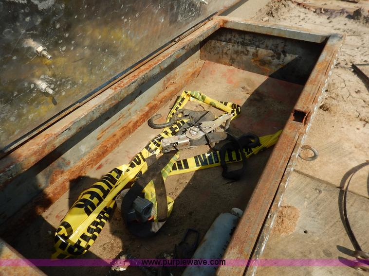 image for item J8152 2002 Interstate 20DTA equipment trailer