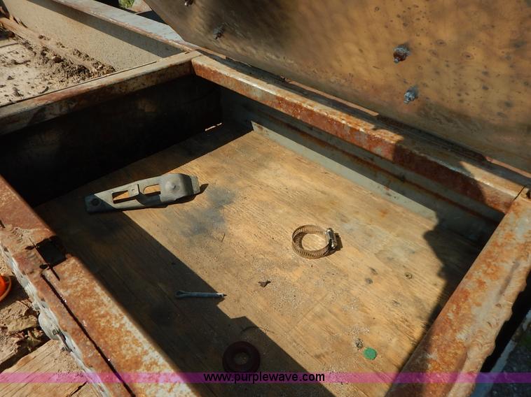 image for item J8152 2002 Interstate 20DTA equipment trailer