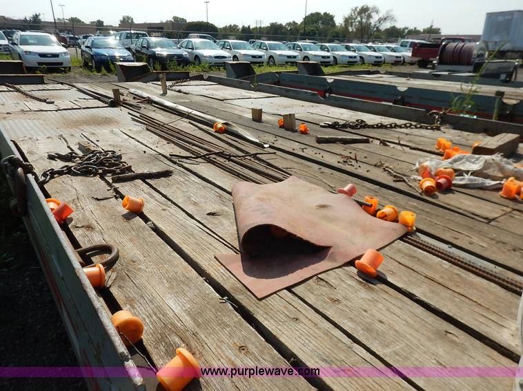 image for item J8152 2002 Interstate 20DTA equipment trailer