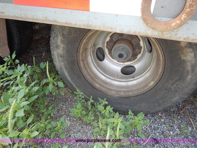 image for item J8152 2002 Interstate 20DTA equipment trailer