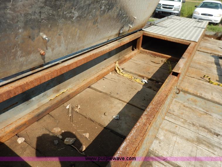 image for item J8155 2008 Interstate 20DTA equipment trailer