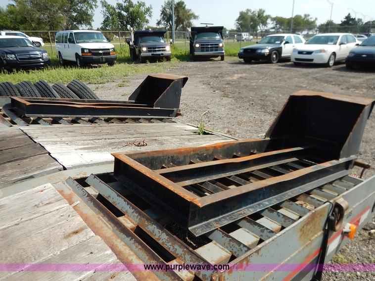 image for item J8155 2008 Interstate 20DTA equipment trailer