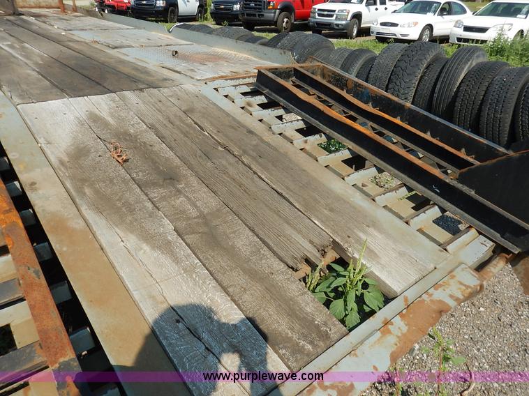 image for item J8155 2008 Interstate 20DTA equipment trailer