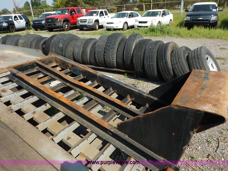 image for item J8155 2008 Interstate 20DTA equipment trailer