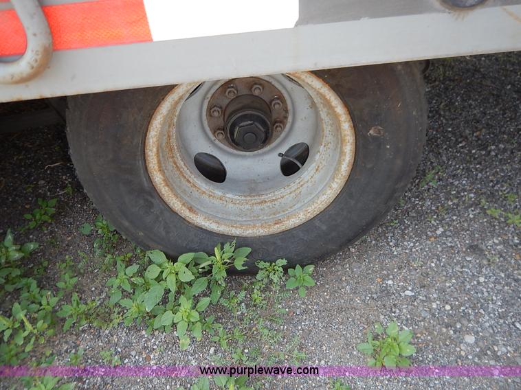 image for item J8155 2008 Interstate 20DTA equipment trailer