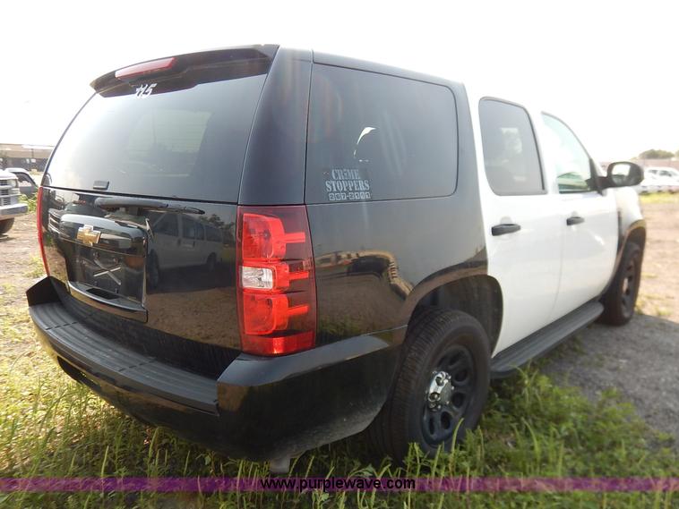 image for item J8156 2010 Chevrolet Tahoe LS SUV
