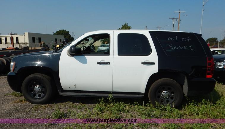 image for item J8156 2010 Chevrolet Tahoe LS SUV