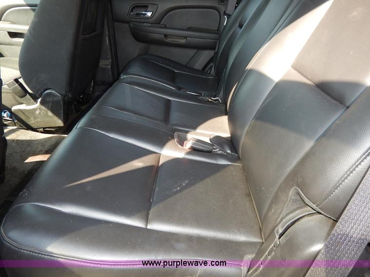 image for item J8156 2010 Chevrolet Tahoe LS SUV