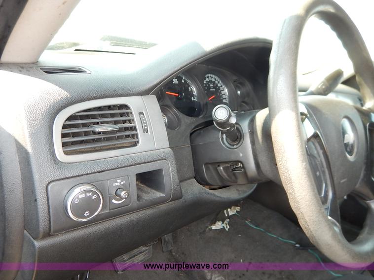 image for item J8156 2010 Chevrolet Tahoe LS SUV