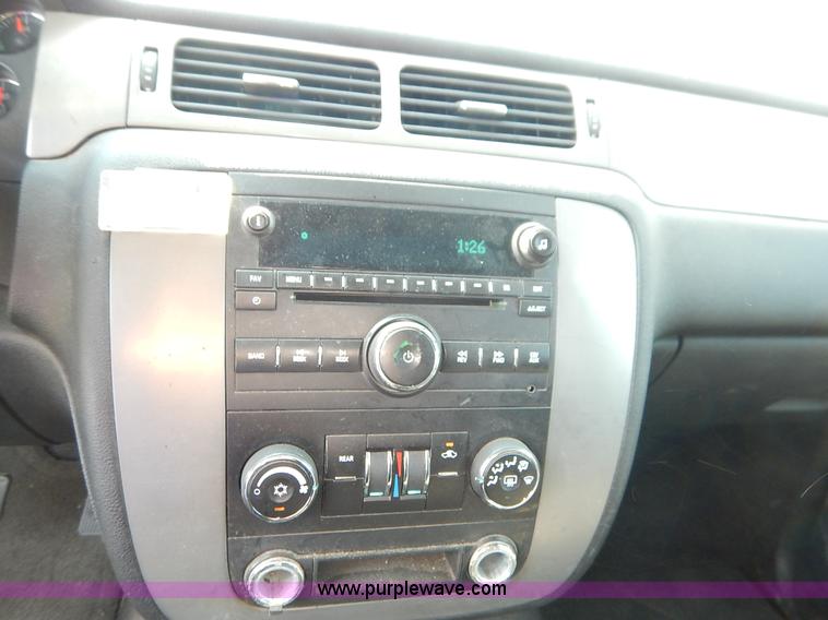 image for item J8156 2010 Chevrolet Tahoe LS SUV