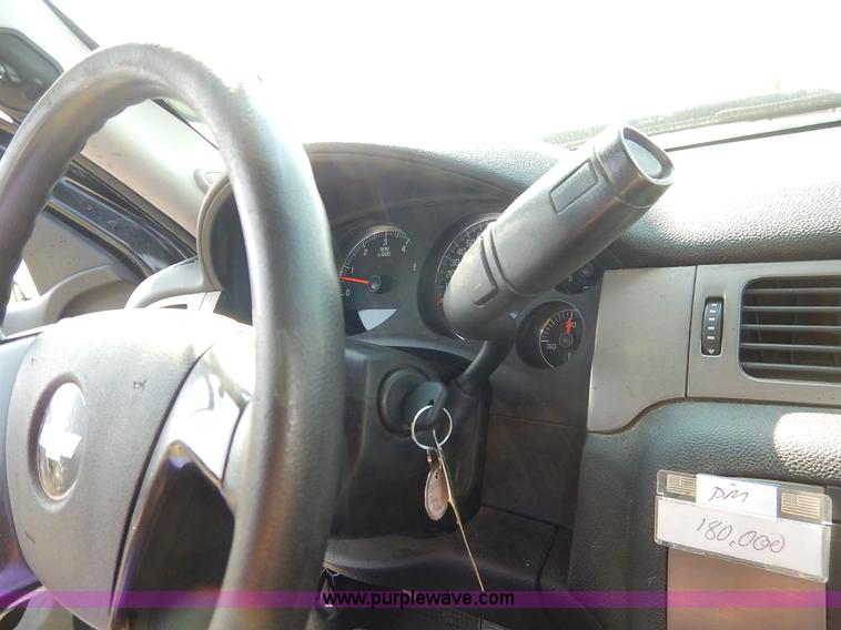 image for item J8156 2010 Chevrolet Tahoe LS SUV