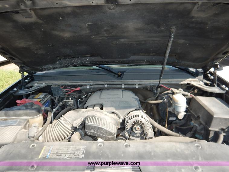 image for item J8156 2010 Chevrolet Tahoe LS SUV