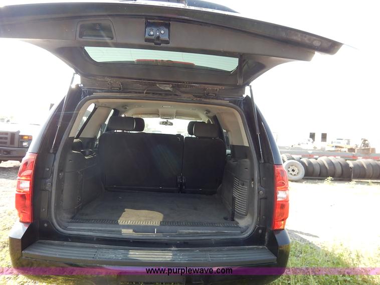 image for item J8156 2010 Chevrolet Tahoe LS SUV