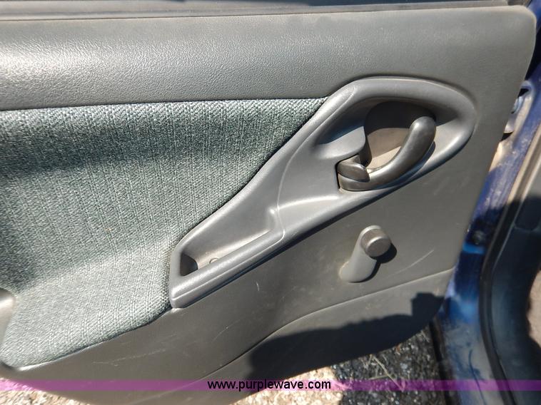 image for item J8162 2004 Chevrolet Cavalier